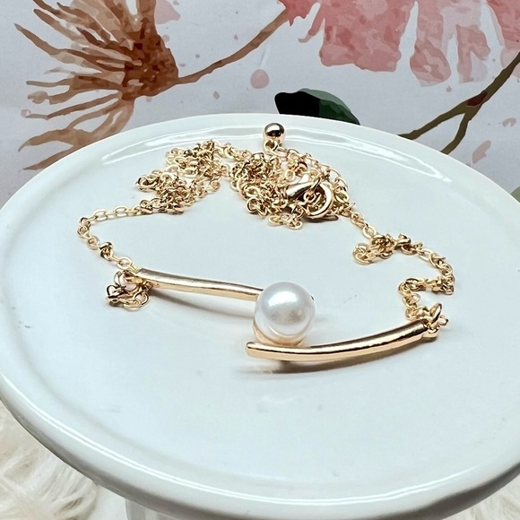 Fine Jewelry Women’s Pearl Necklace (Gold plate) (Silver Tone) - Picture 3 of 8